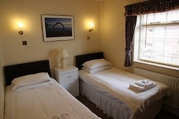 The Stuffed Dormouse Hotel Newport  Extérieur photo